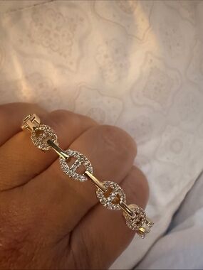Diamond Link Bracelet in Gold - Women Jewelry